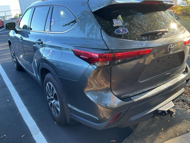 used 2020 Toyota Highlander car, priced at $27,514