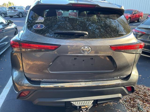 used 2020 Toyota Highlander car, priced at $27,514