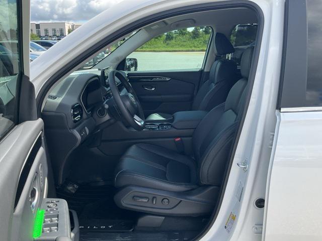 new 2025 Honda Pilot car, priced at $45,405