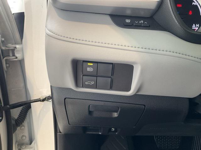 used 2023 Toyota Highlander Hybrid car, priced at $31,360