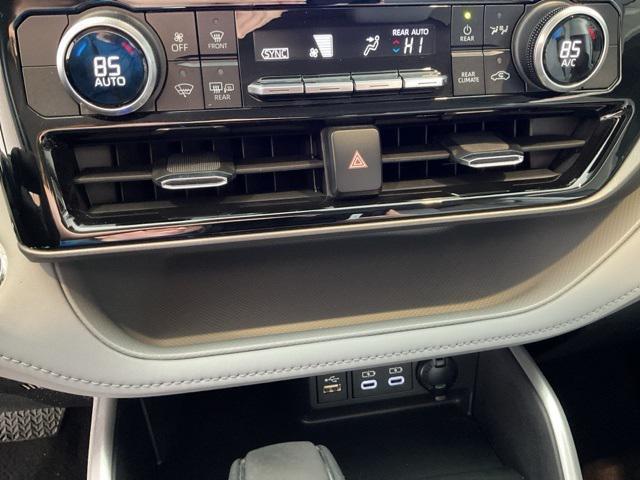 used 2023 Toyota Highlander Hybrid car, priced at $31,360