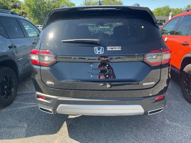 new 2025 Honda Pilot car, priced at $51,050