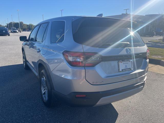 new 2025 Honda Pilot car, priced at $43,814