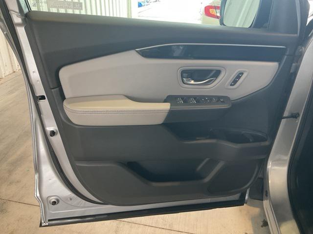 used 2025 Honda Pilot car, priced at $42,787