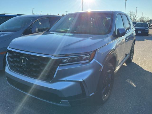 new 2025 Honda Pilot car, priced at $45,276