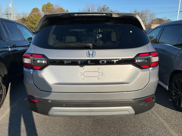 new 2025 Honda Pilot car, priced at $45,276