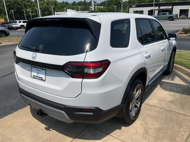 new 2025 Honda Pilot car, priced at $46,127