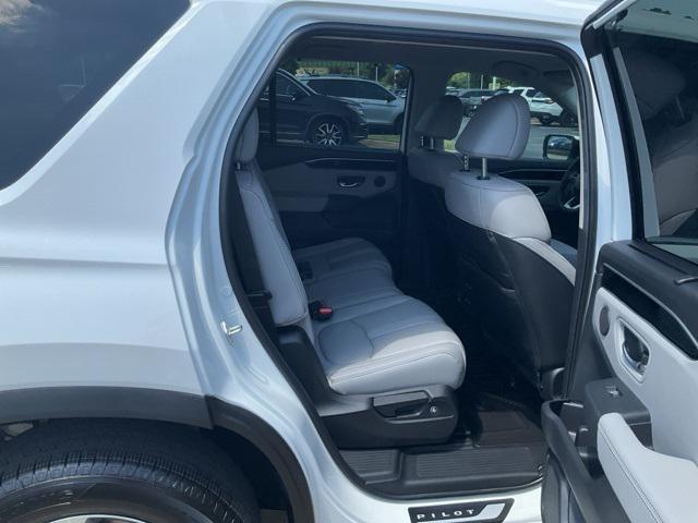 new 2025 Honda Pilot car, priced at $46,127