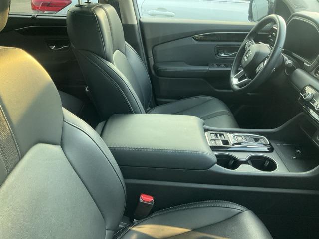 used 2025 Honda Pilot car, priced at $45,233