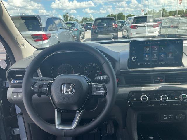 new 2025 Honda Pilot car, priced at $49,405