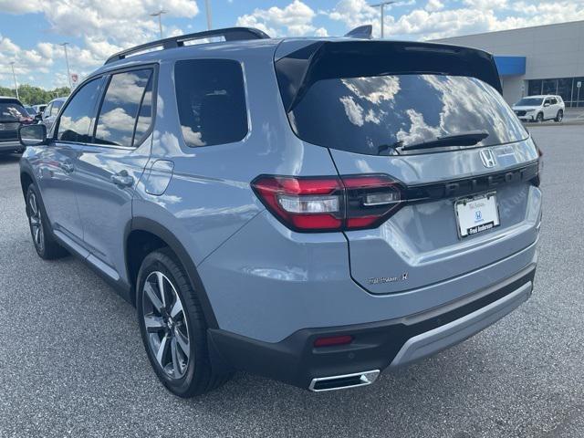 new 2025 Honda Pilot car, priced at $49,405