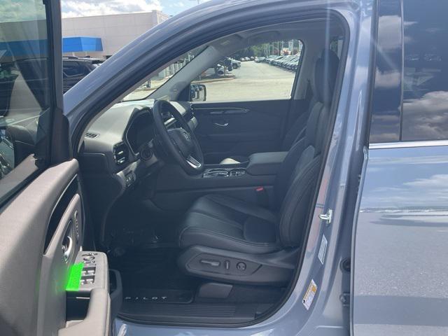 new 2025 Honda Pilot car, priced at $49,405