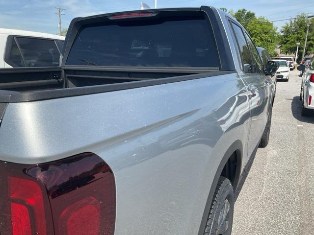 new 2025 Honda Ridgeline car, priced at $40,100