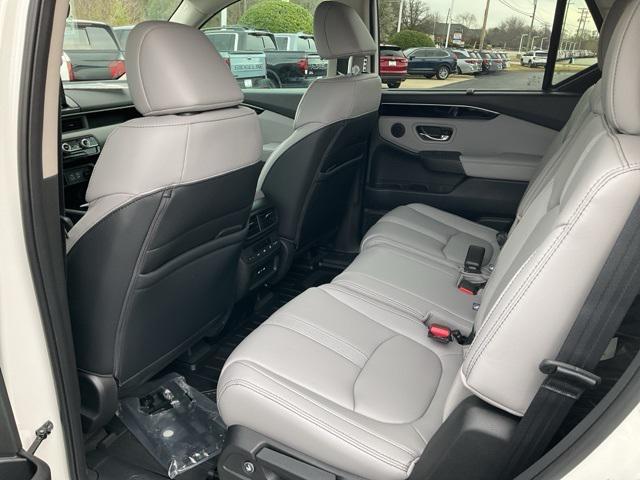new 2025 Honda Pilot car, priced at $42,796