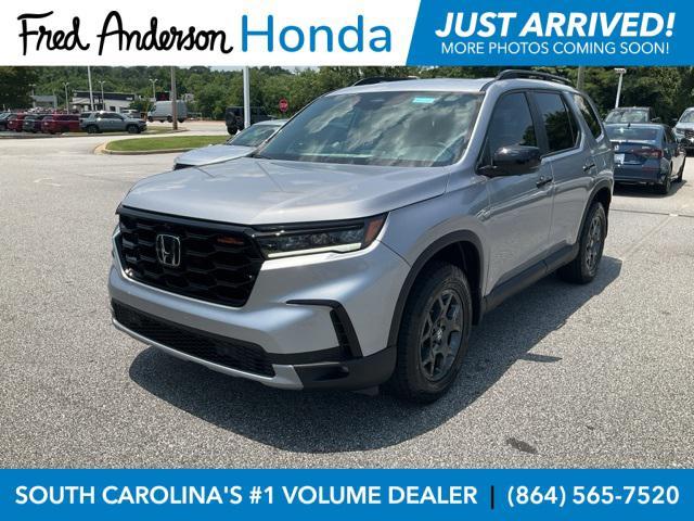 new 2025 Honda Pilot car, priced at $50,850