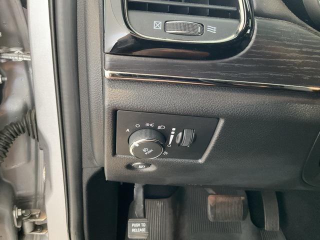 used 2021 Jeep Grand Cherokee car, priced at $31,059