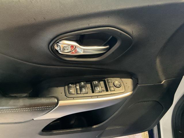 used 2021 Jeep Cherokee car, priced at $16,762