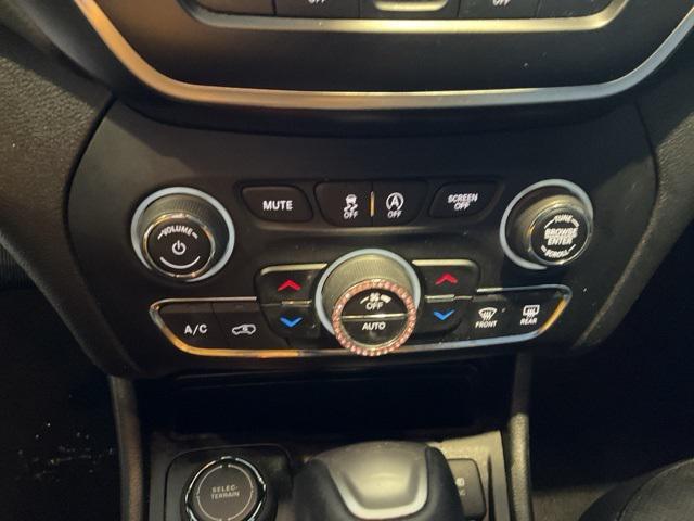 used 2021 Jeep Cherokee car, priced at $16,762