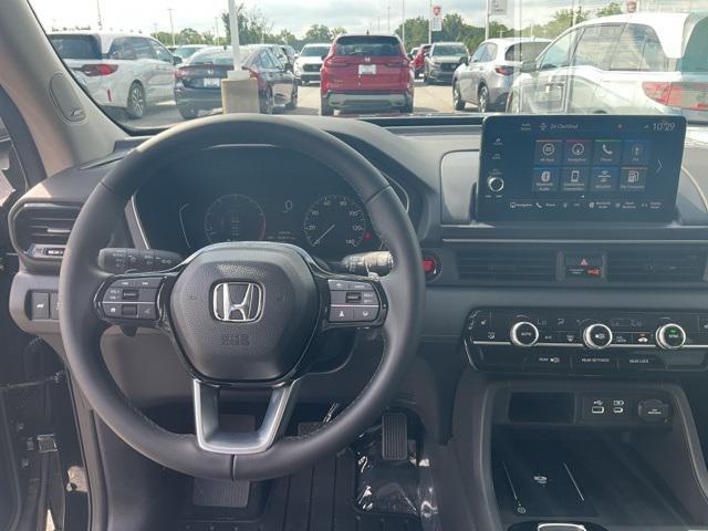 new 2025 Honda Pilot car, priced at $49,680