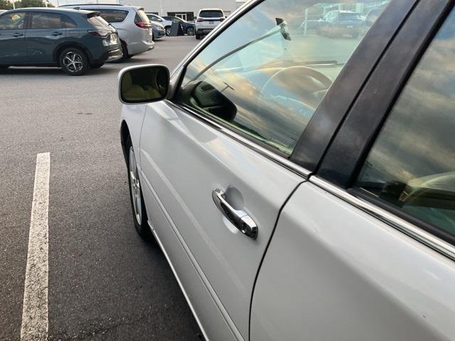 used 2005 Lexus ES 330 car, priced at $5,990