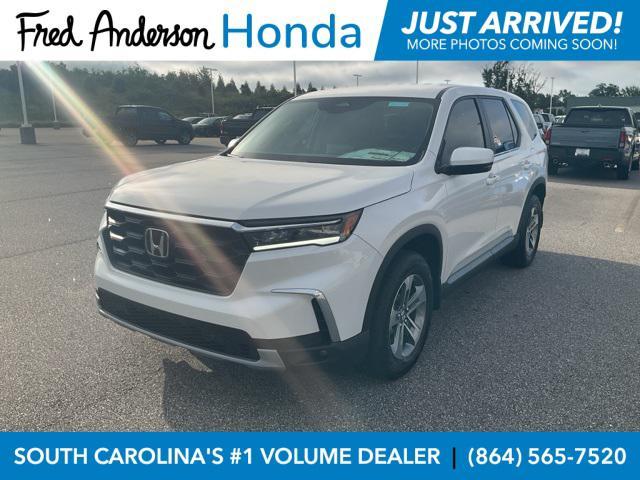 new 2025 Honda Pilot car, priced at $45,405