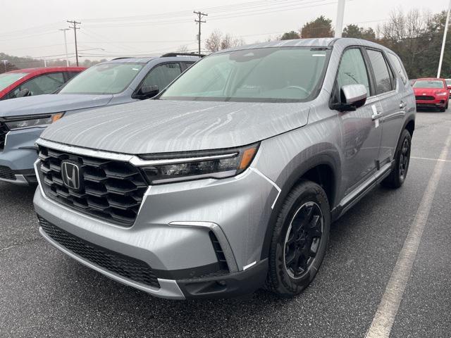 new 2025 Honda Pilot car, priced at $47,822