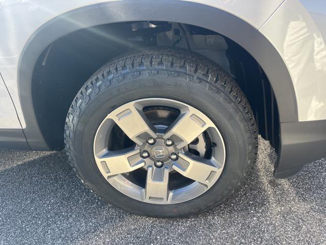 new 2025 Honda Ridgeline car, priced at $43,352