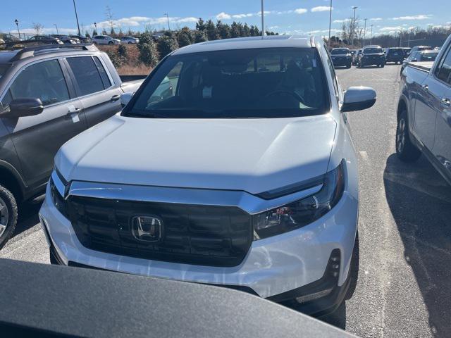 new 2025 Honda Ridgeline car, priced at $43,352