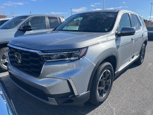 new 2025 Honda Pilot car, priced at $48,895