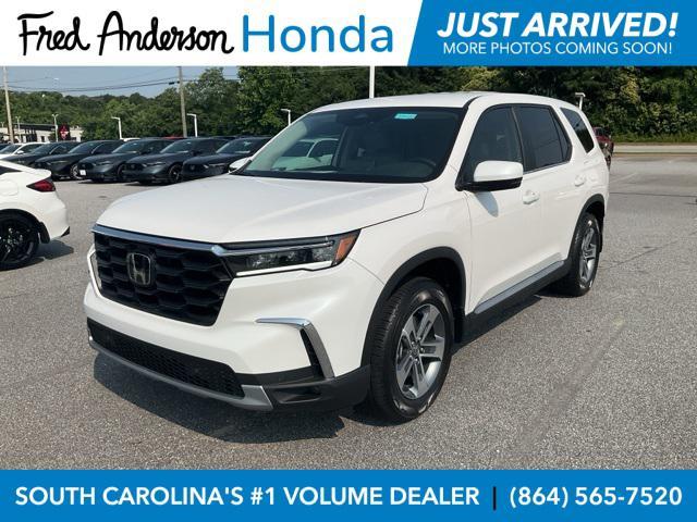 new 2025 Honda Pilot car, priced at $45,405