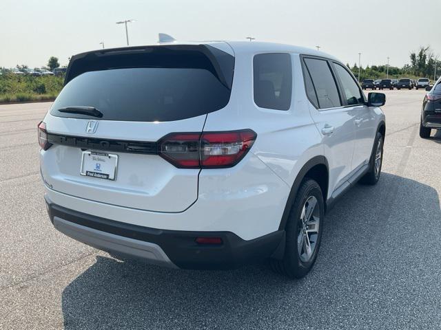 new 2025 Honda Pilot car, priced at $45,405