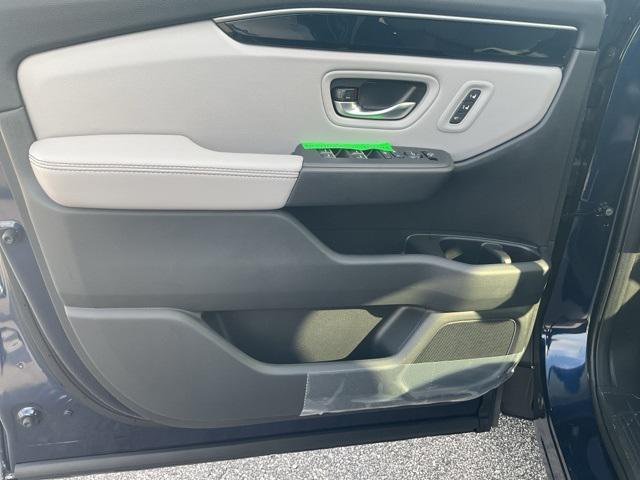 new 2025 Honda Pilot car, priced at $48,950