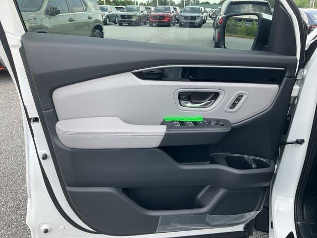 new 2025 Honda Pilot car, priced at $47,506