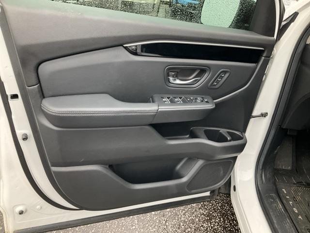 used 2025 Honda Pilot car, priced at $42,586