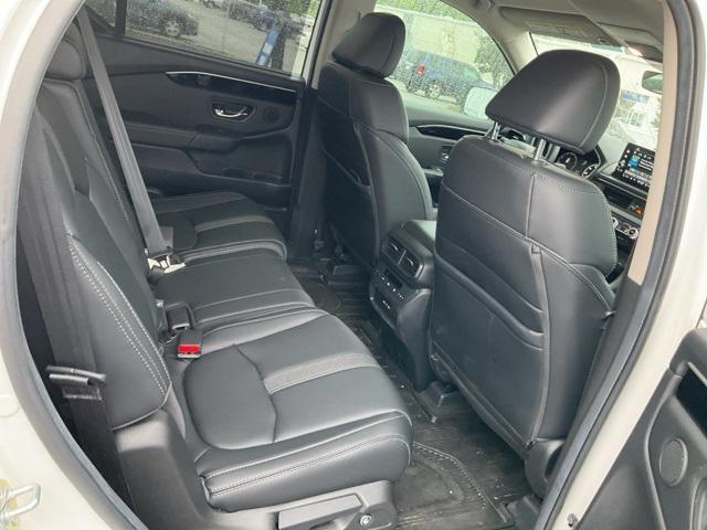 used 2025 Honda Pilot car, priced at $42,586