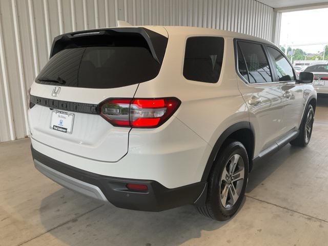 used 2025 Honda Pilot car, priced at $42,586