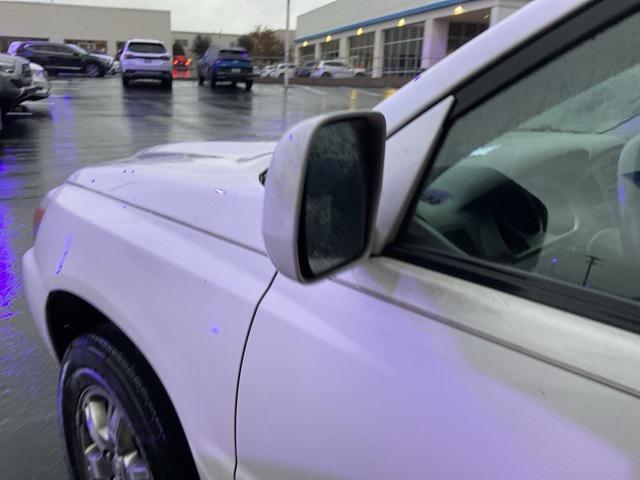 used 2005 Toyota Highlander car, priced at $6,215