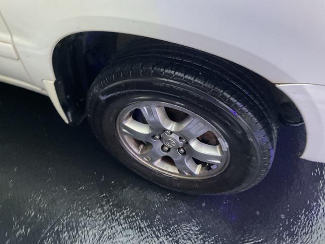 used 2005 Toyota Highlander car, priced at $6,215