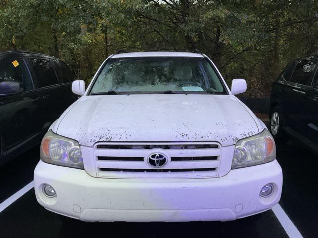 used 2005 Toyota Highlander car, priced at $6,215