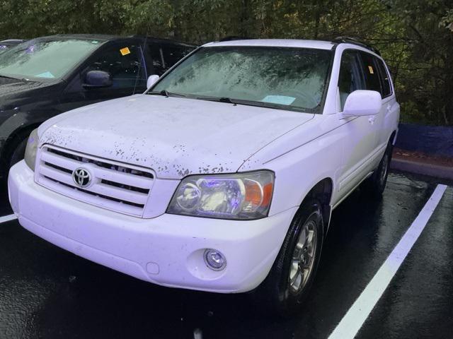used 2005 Toyota Highlander car, priced at $6,215