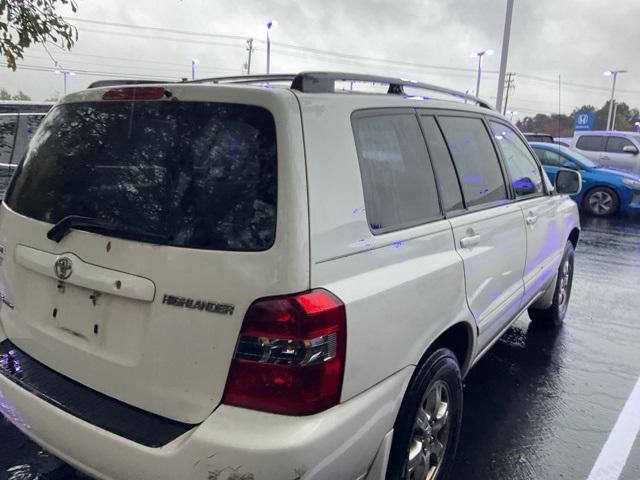 used 2005 Toyota Highlander car, priced at $6,215