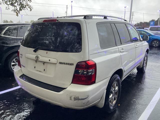 used 2005 Toyota Highlander car, priced at $6,215