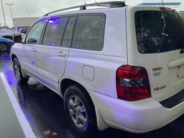 used 2005 Toyota Highlander car, priced at $6,215