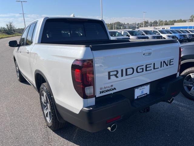 new 2025 Honda Ridgeline car, priced at $43,983