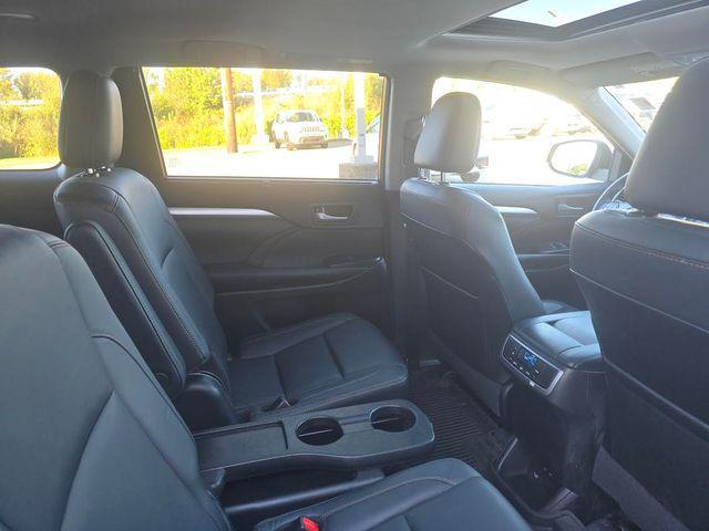 used 2017 Toyota Highlander car, priced at $23,995
