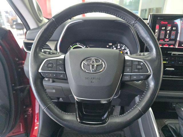 used 2020 Toyota Highlander Hybrid car, priced at $29,330