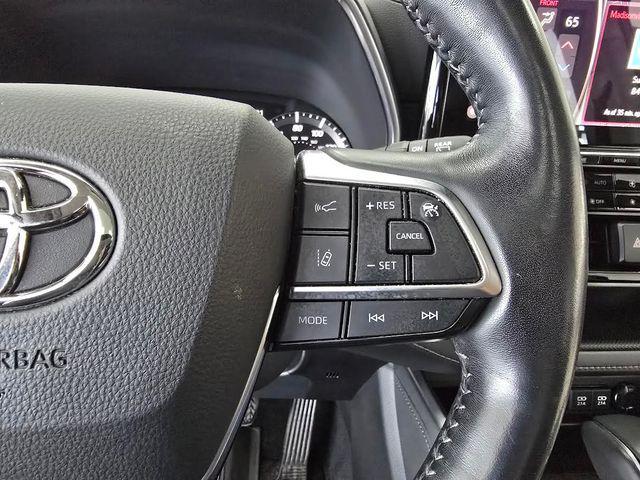 used 2020 Toyota Highlander Hybrid car, priced at $29,330