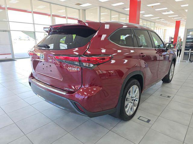 used 2020 Toyota Highlander Hybrid car, priced at $29,330