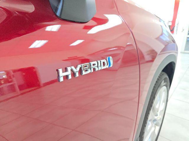 used 2020 Toyota Highlander Hybrid car, priced at $29,330