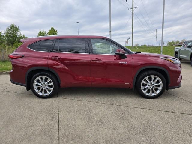 used 2020 Toyota Highlander Hybrid car, priced at $33,957